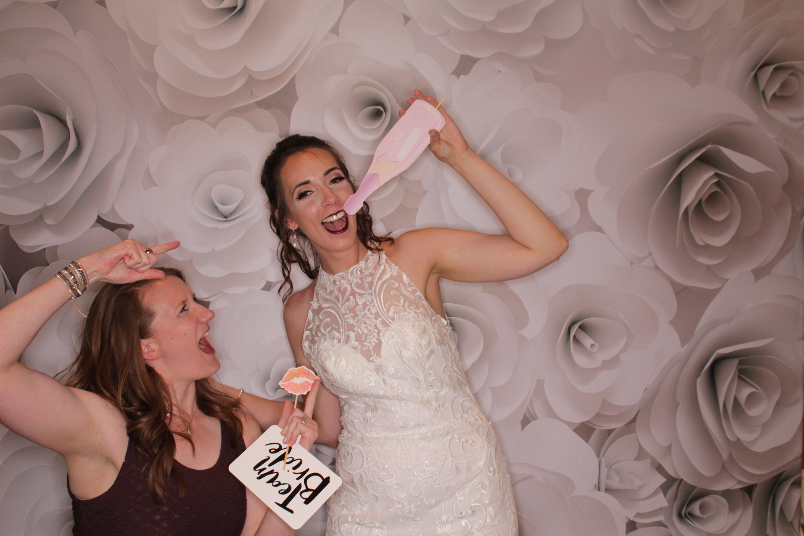 Danni and Brock’s Wedding | View more photos from the event at gallery.photoboothbillings.com/u/PhotoBoothBillings/Danni-and-Brock’s-Wedding